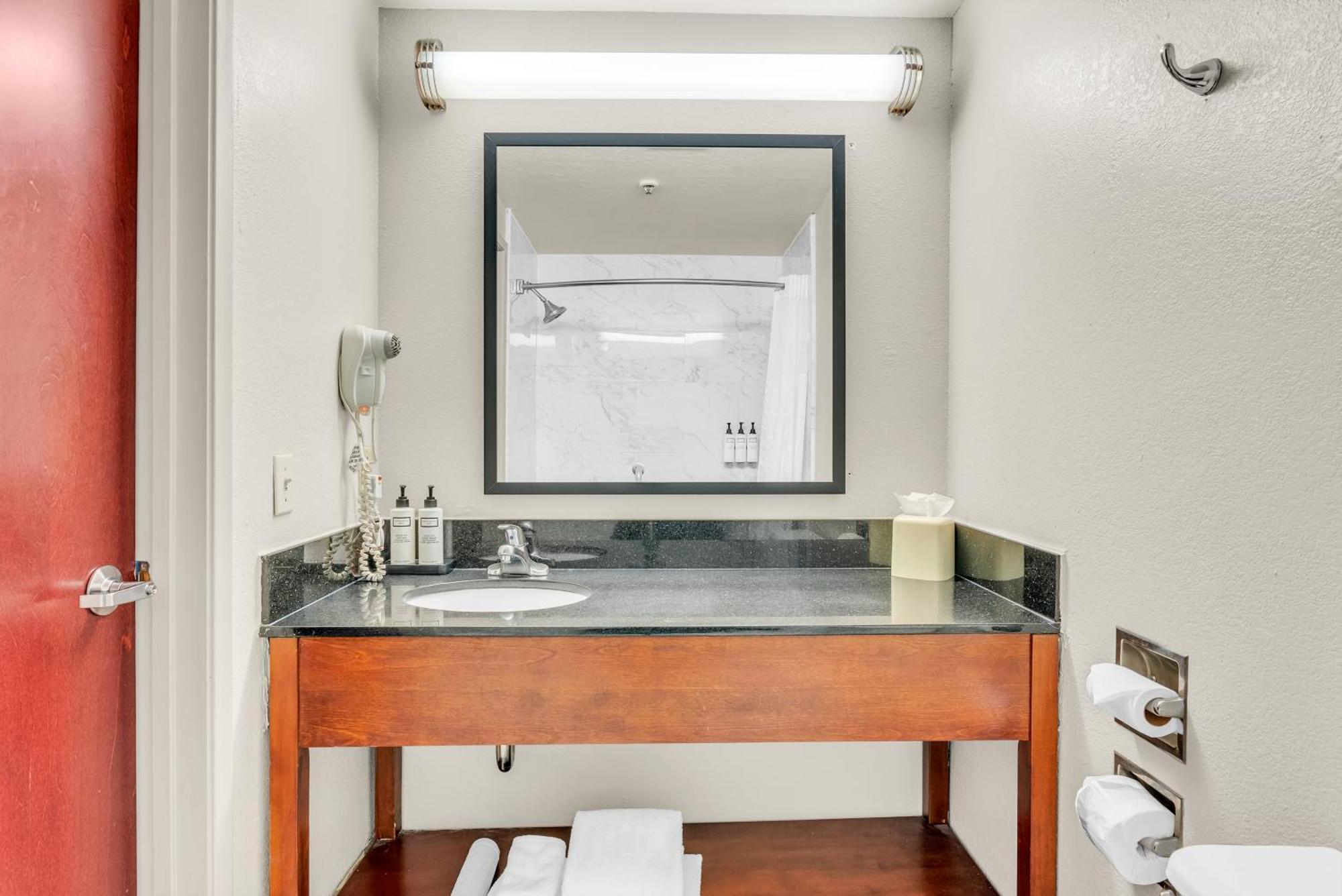 Wyndham Garden Newark Fremont Silicon Valley Екстер'єр фото